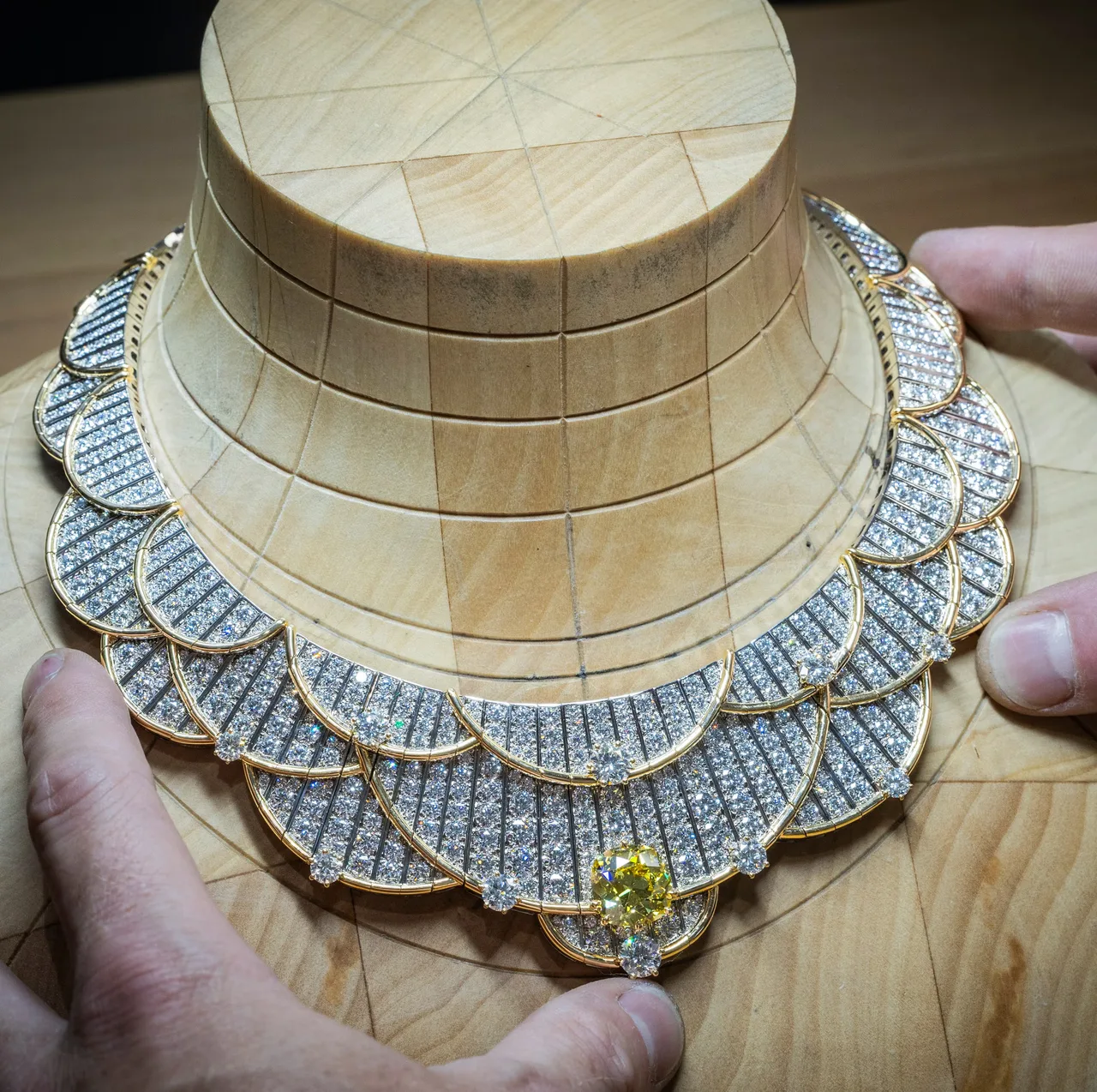 Vòng cổ Beauté légendaire