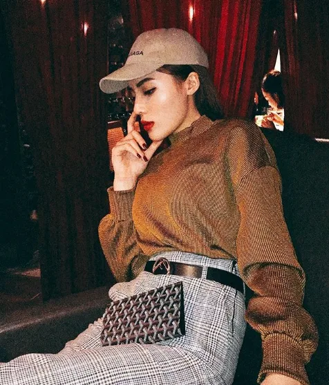Các fashionista Việt mặc gì để nổi bật trong street style xuống phố tháng 2 Các fashionista Việt mặc gì để nổi bật trong street style xuống phố tháng 2