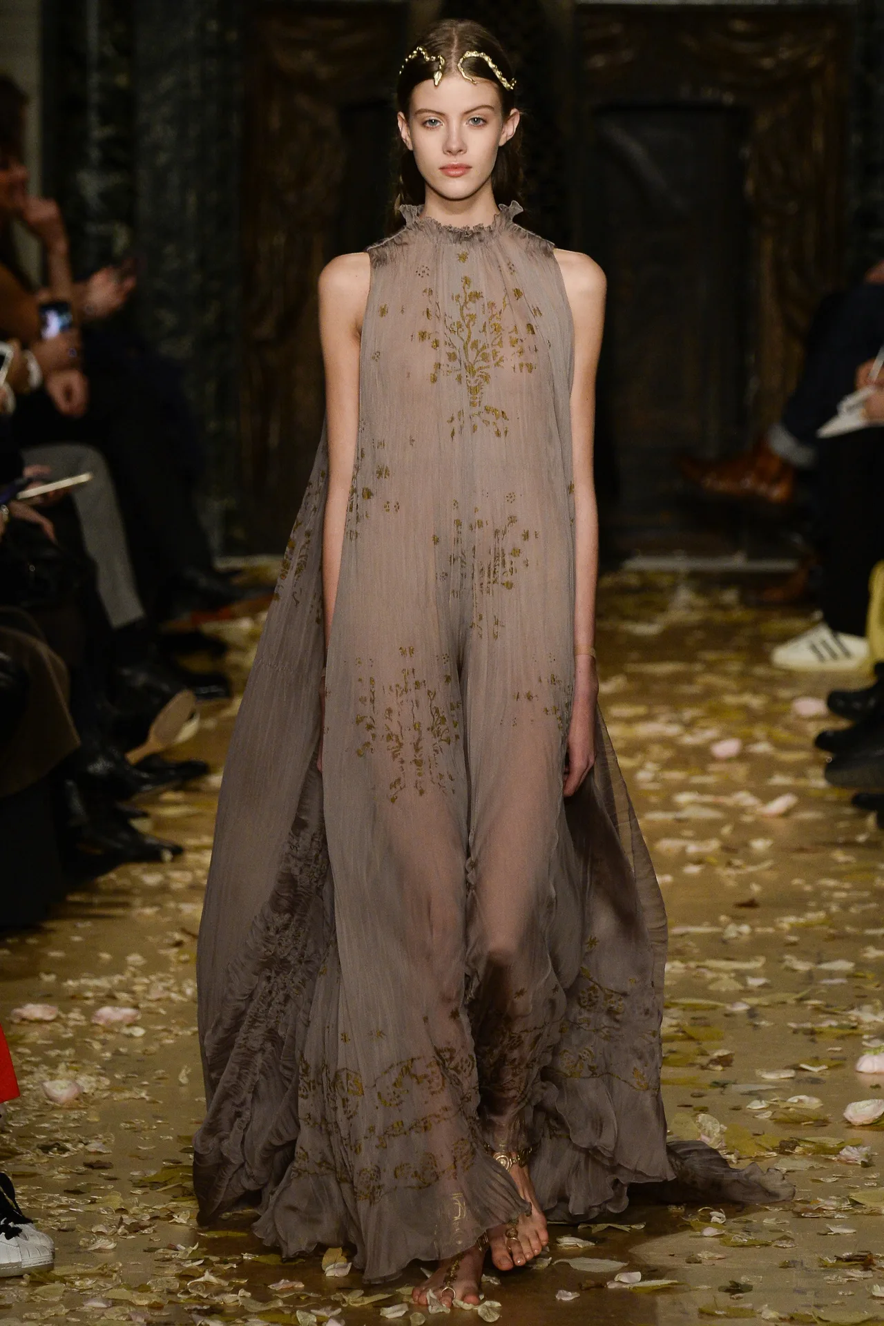 valentino-spring2016-ellevietnam(1)
