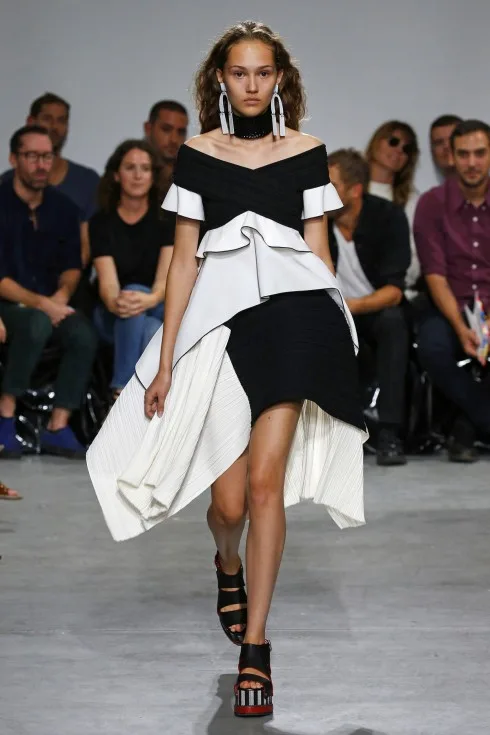 Thiết kế mở đầu BST Xuân-Hè của Proenza Schouler
