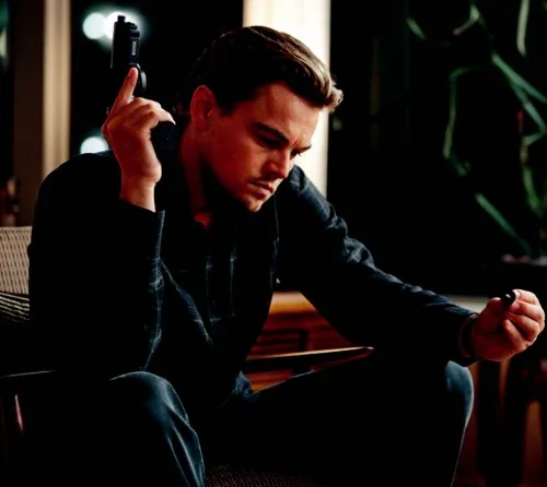 Leonardo Dicaprio trong một cảnh phim Leonardo Dicaprio trong một cảnh phim