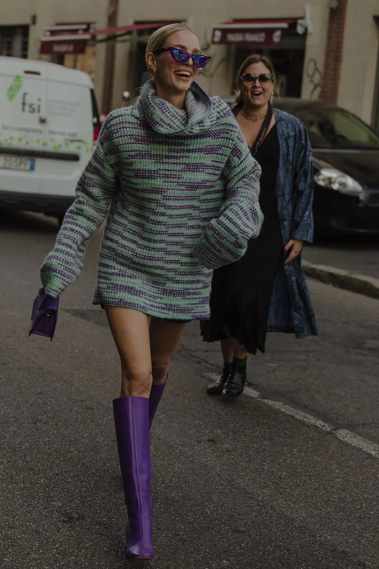 váy sweater dài phối boots tím