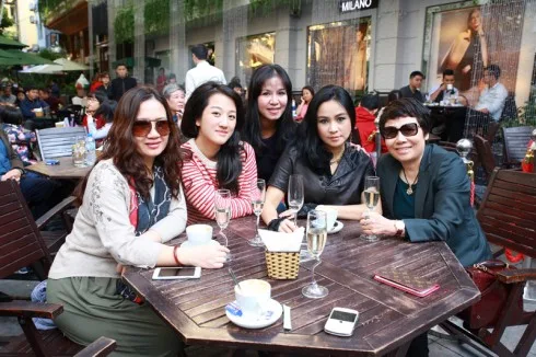 Ca sĩ Thanh Lam đến tham dự chương trình.