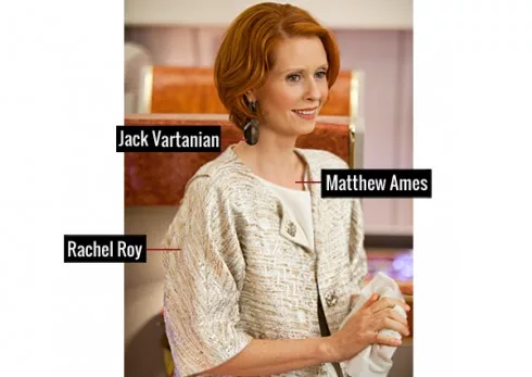 Quý bà sang trọng khi diện đầm Matthew Ames, áo kiểu jacket của Rachel Roy và hoa tai tinh tế của Jack Vartanian.