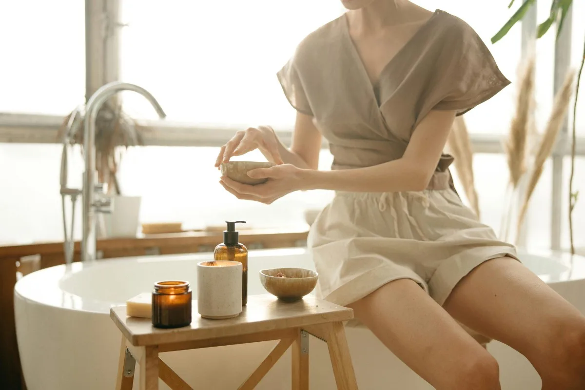 Dùng nến thơm và hương liệu trong phòng tắm