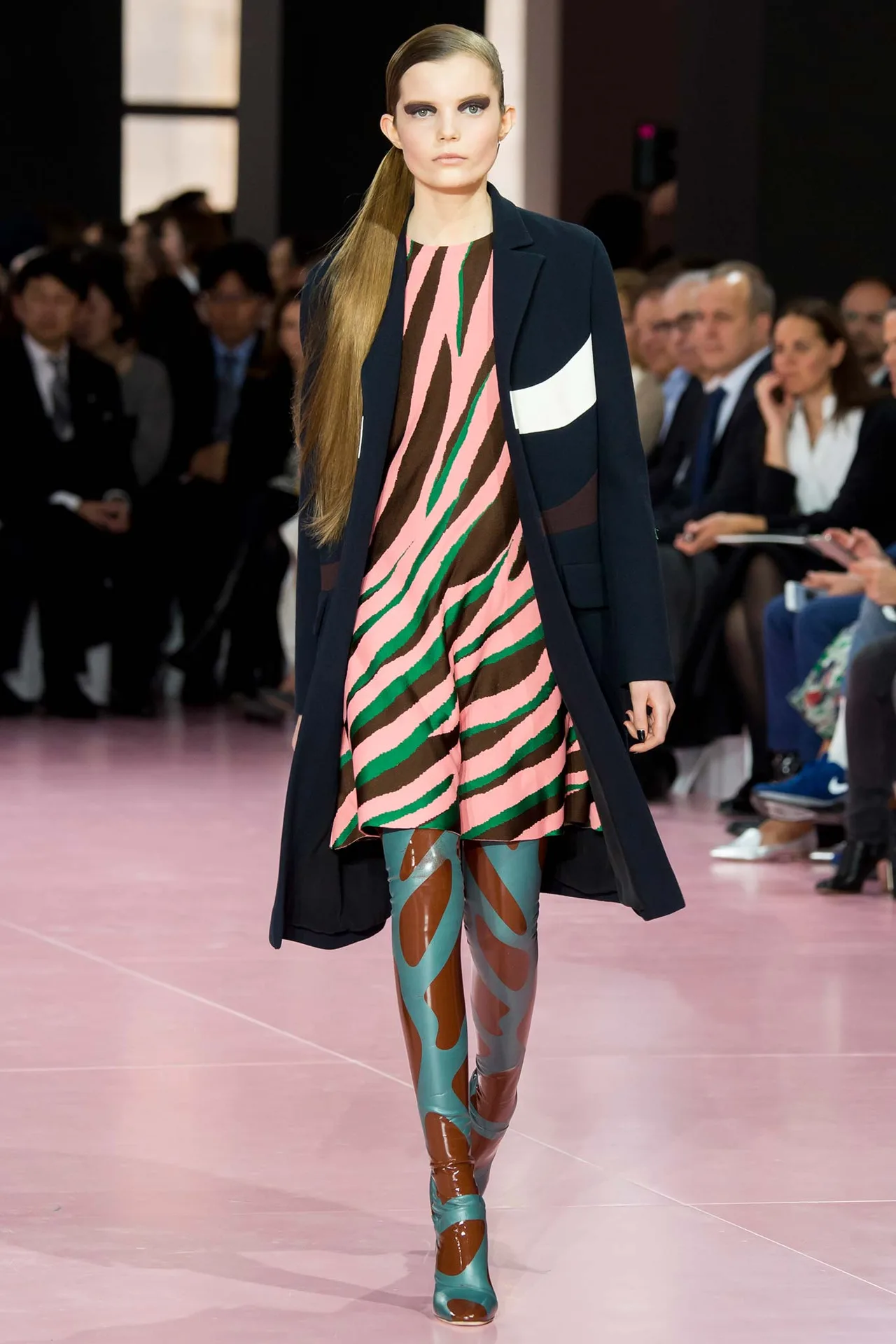 thiết kế hổ Dior rtw Thu-Đông 2015.