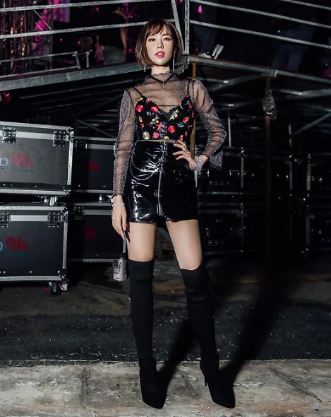 Gợi ý street style cùng giày boots cho mùa Thu-Đông 2017 từ các fashionista Việt Gợi ý street style cùng giày boots cho mùa Thu-Đông 2017 từ các fashionista Việt