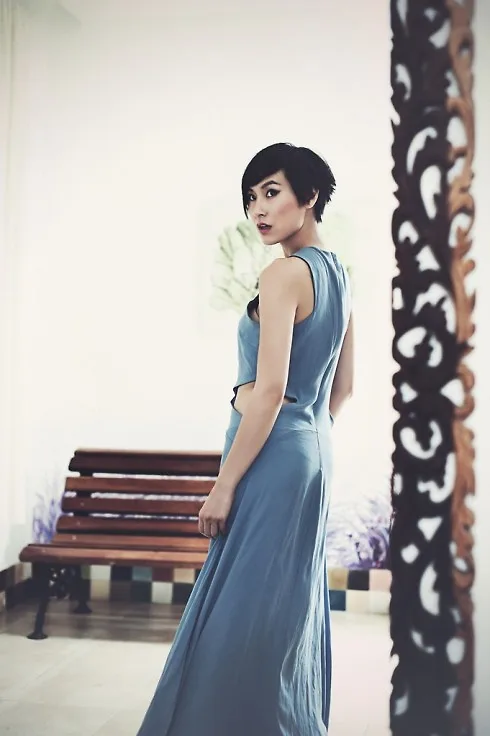 Kathy lúc mạnh mẽ - lạnh lùng.