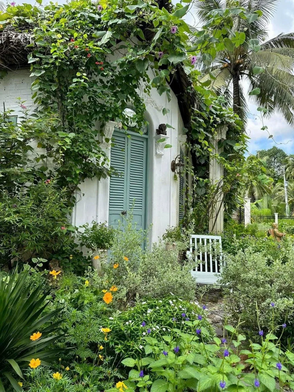 không gian ngoài sân vườn yên bình tại Mocay Farmstay