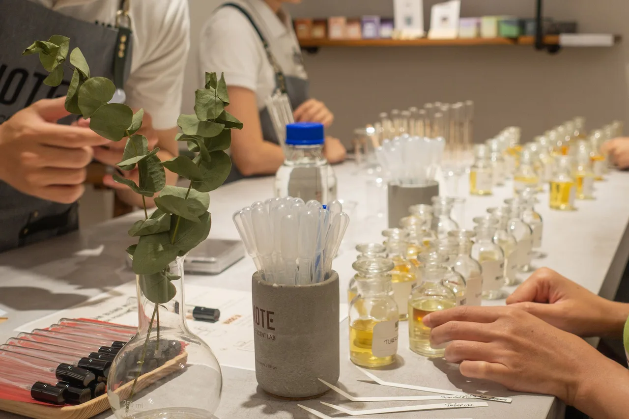 Workshop làm nước hoa tại Note-The Scent Lab