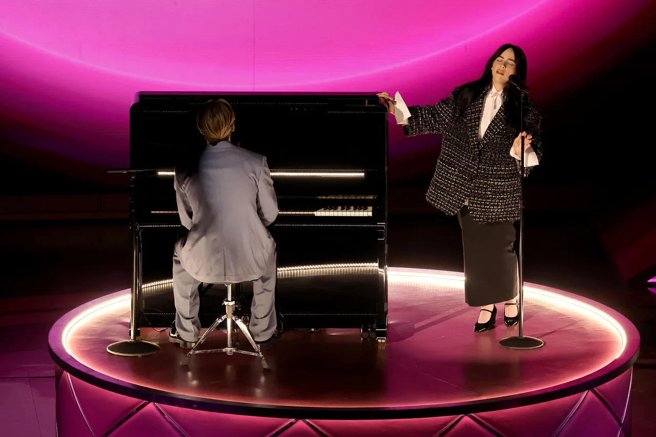 billie eilish và anh trai tại oscar 2024