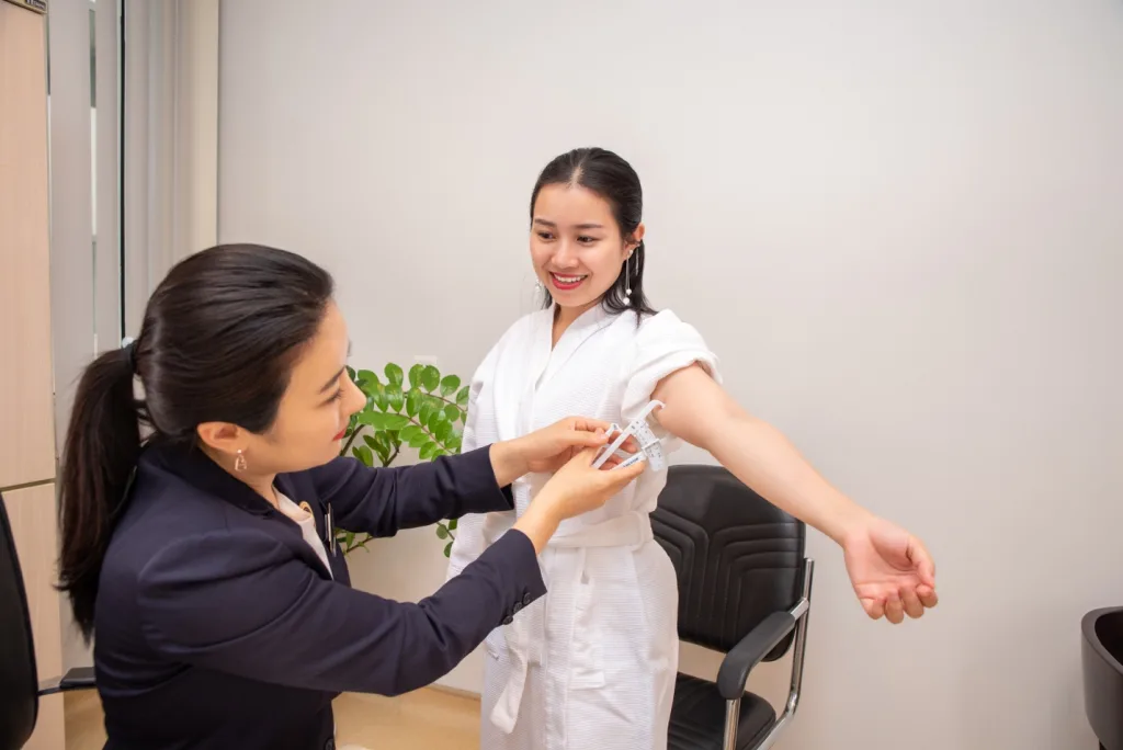 bác sĩ phẫu thuật thẩm mỹ 02