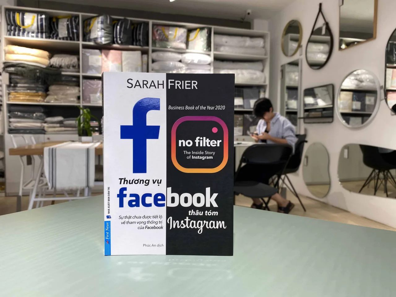 sách hay về Facebook thâu tóm Instagram
