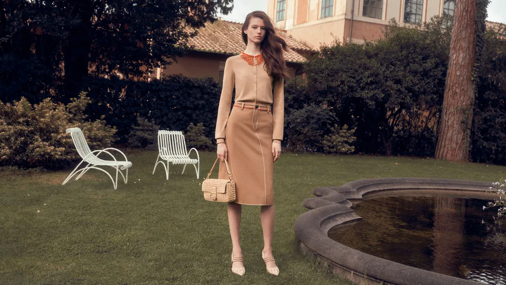 váy midi BST Fendi Summer 2025