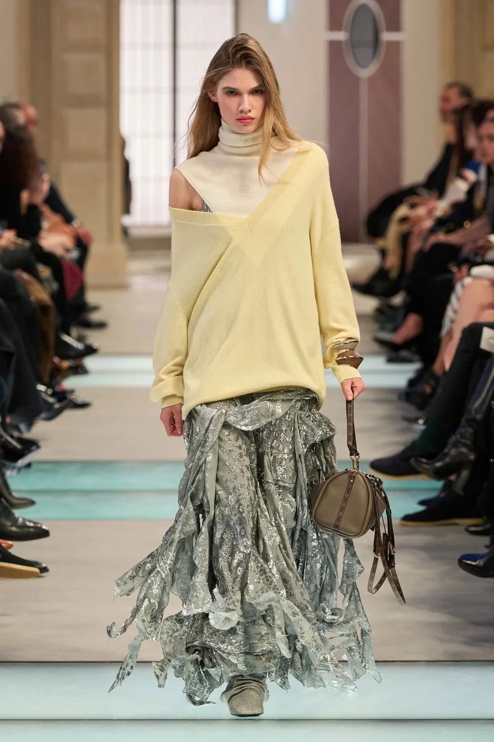 áo len Louis Vuitton