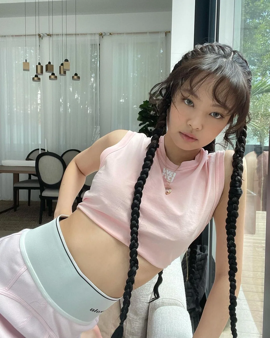 Jennie và mái thưa layer Jennie và mái thưa layer