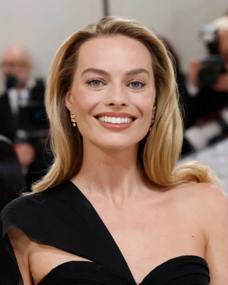 SUQQU The Cream được ví như kem nền thảm đỏ của diễn viên Margot Robbie. Ảnh: Instagram@ SUQQU The Cream được ví như kem nền thảm đỏ của diễn viên Margot Robbie. Ảnh: Instagram@