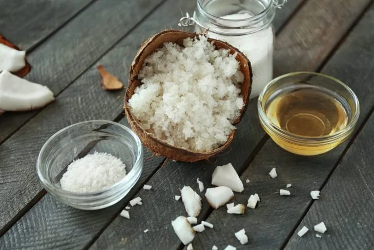 Chăm sóc da mặt cùng với dầu dừa Chăm sóc da mặt cùng với dầu dừa