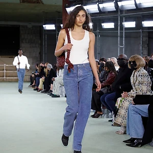Bottega Veneta Thu-Đông 2022: Matthieu Blazy ra mắt, sân khấu thuộc về cameo