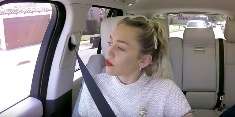 Kẹp tóc kim loại năm 90 miley Kẹp tóc kim loại năm 90 miley