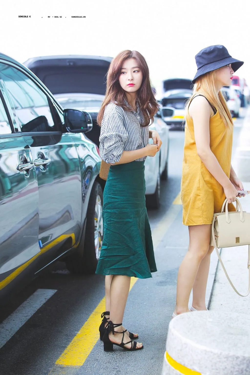 Phong cách thời trang Seulgi (Red Velvet): tắc kè hoa với những món đồ cơ bản
