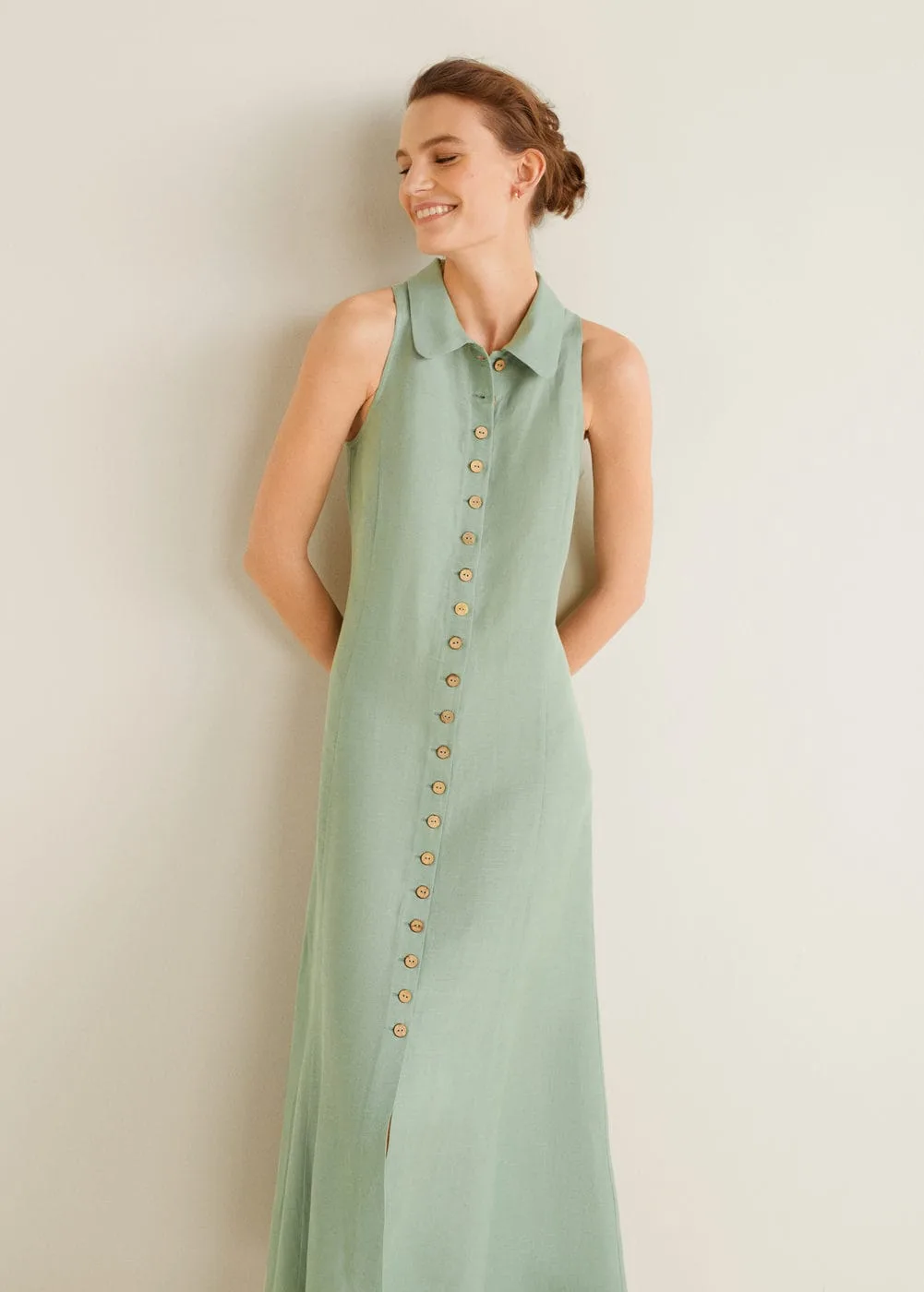 trang phục linen - đầm màu xanh thiên thanh của Mango