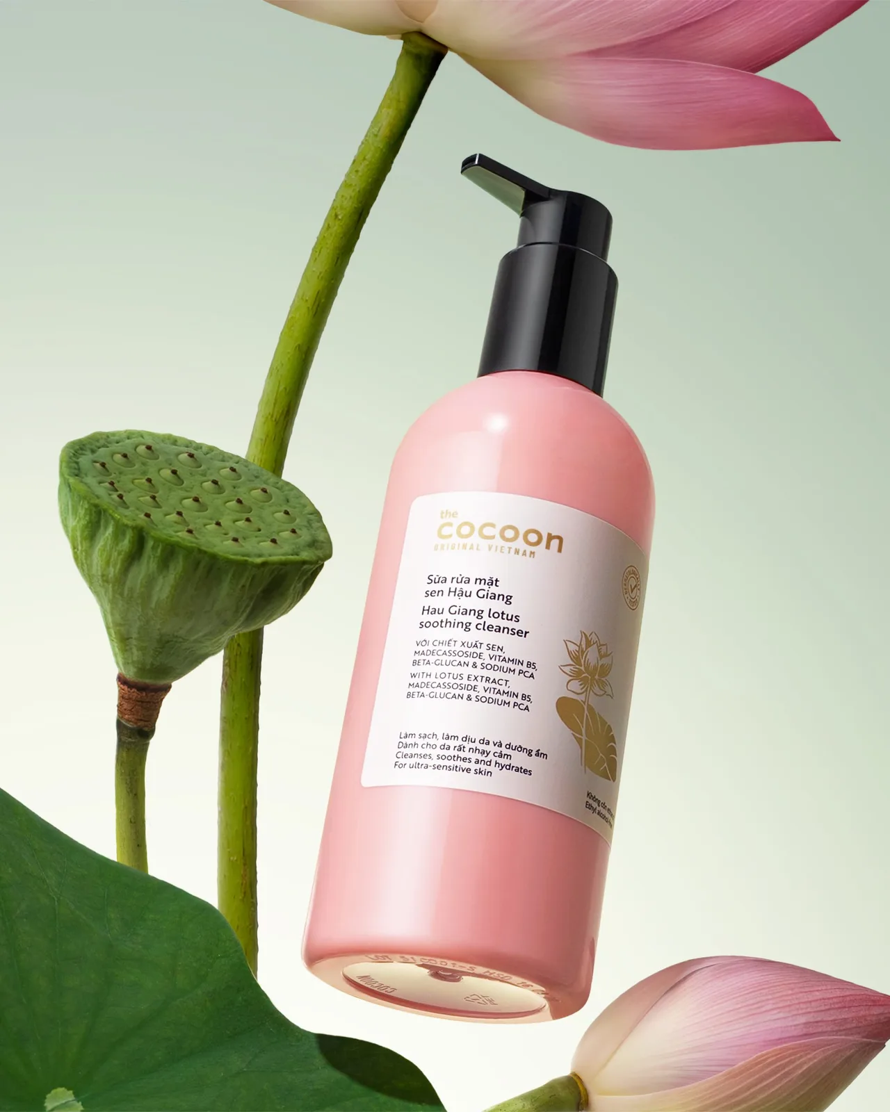 Sữa rửa mặt sen Hậu Giang Cocoon
