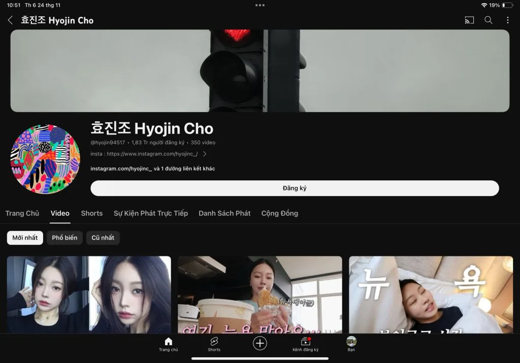 Kênh YouTube Hyojin Cho. Kênh YouTube Hyojin Cho.