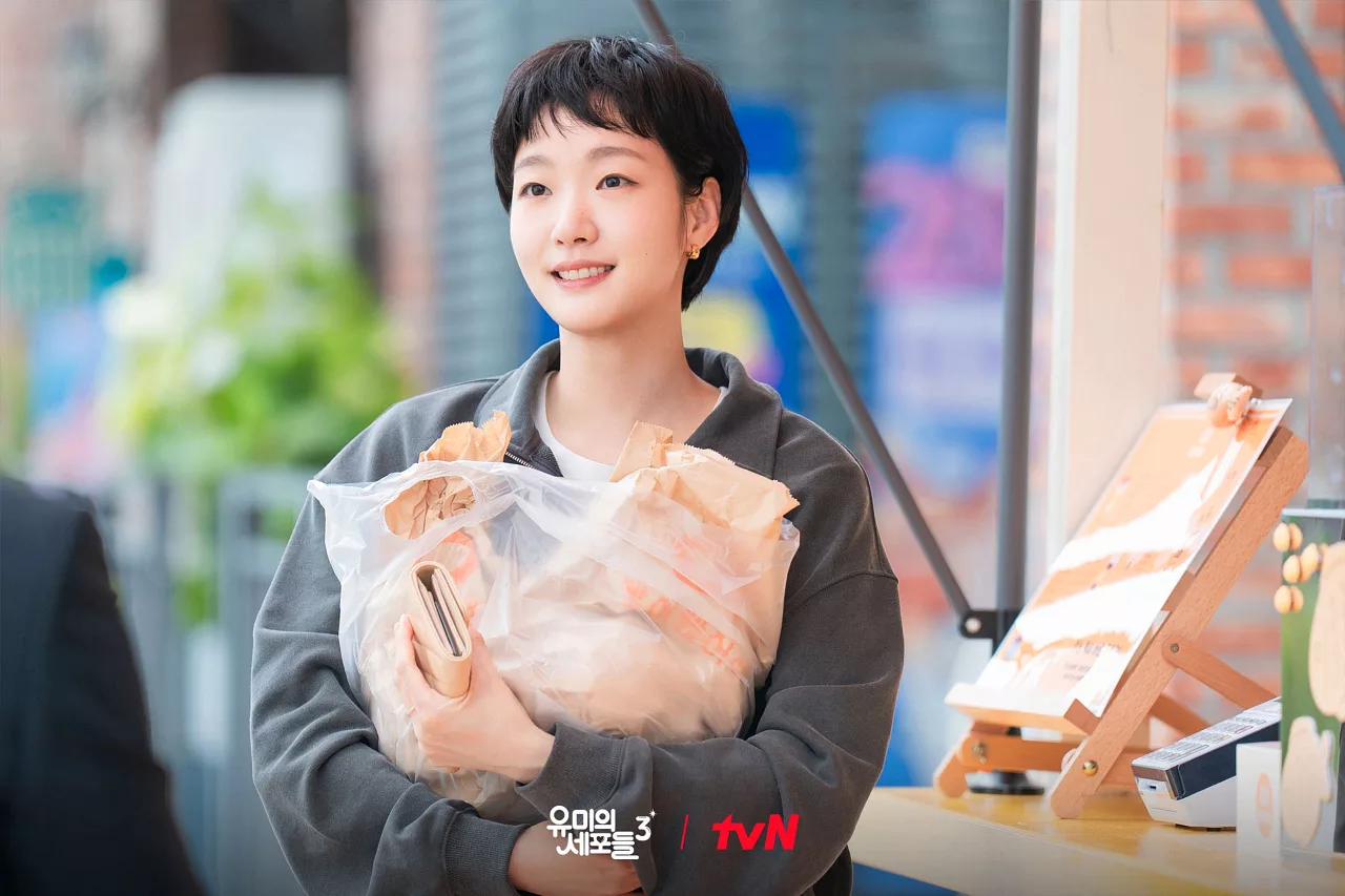 tạo hình nữ diễn viên kim go eun khi vào vai nữ chính yumi trong phim mới yumi's cells 3