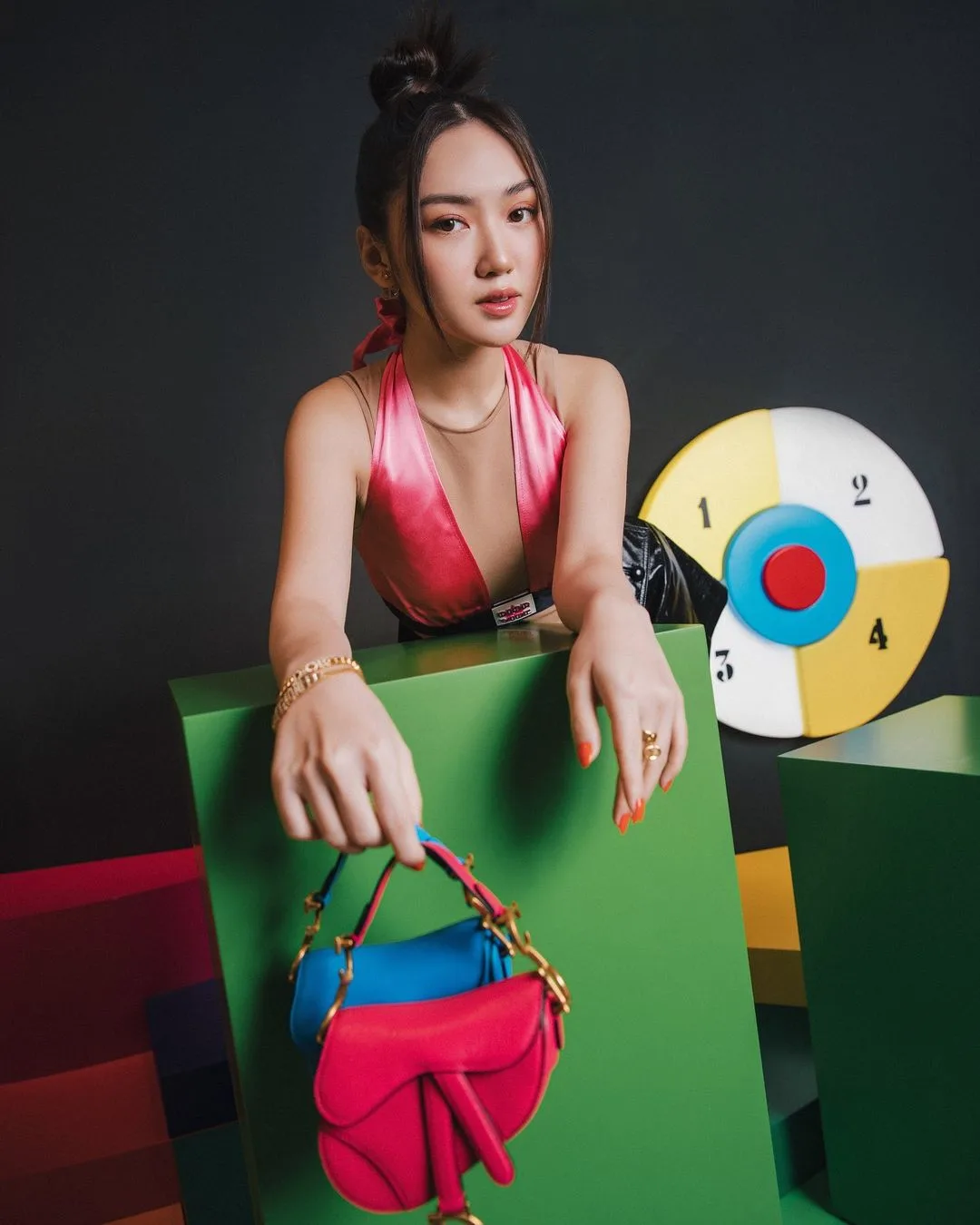 bag layering màu neon