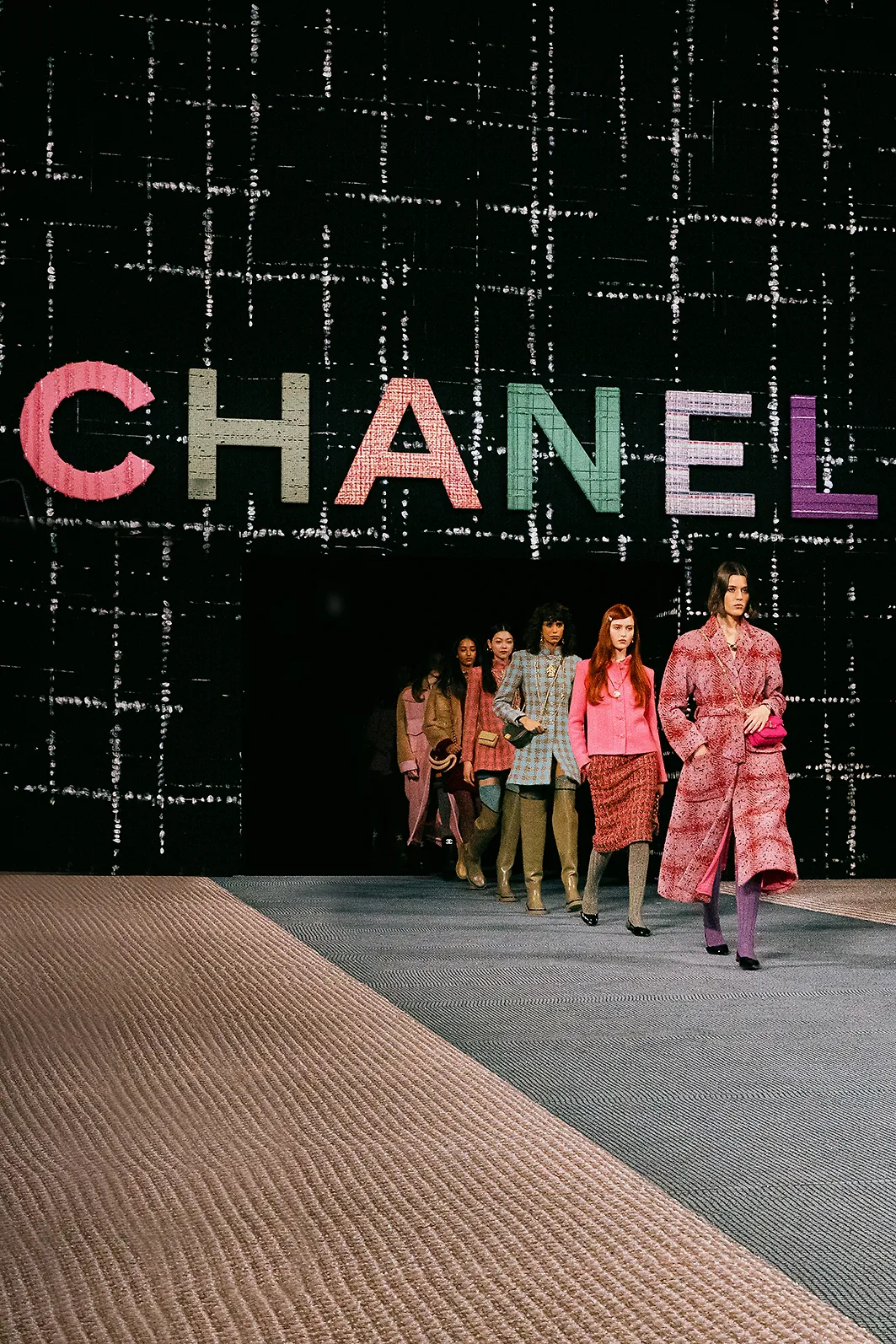 sàn diễn CHANEL Thu Đông 2022