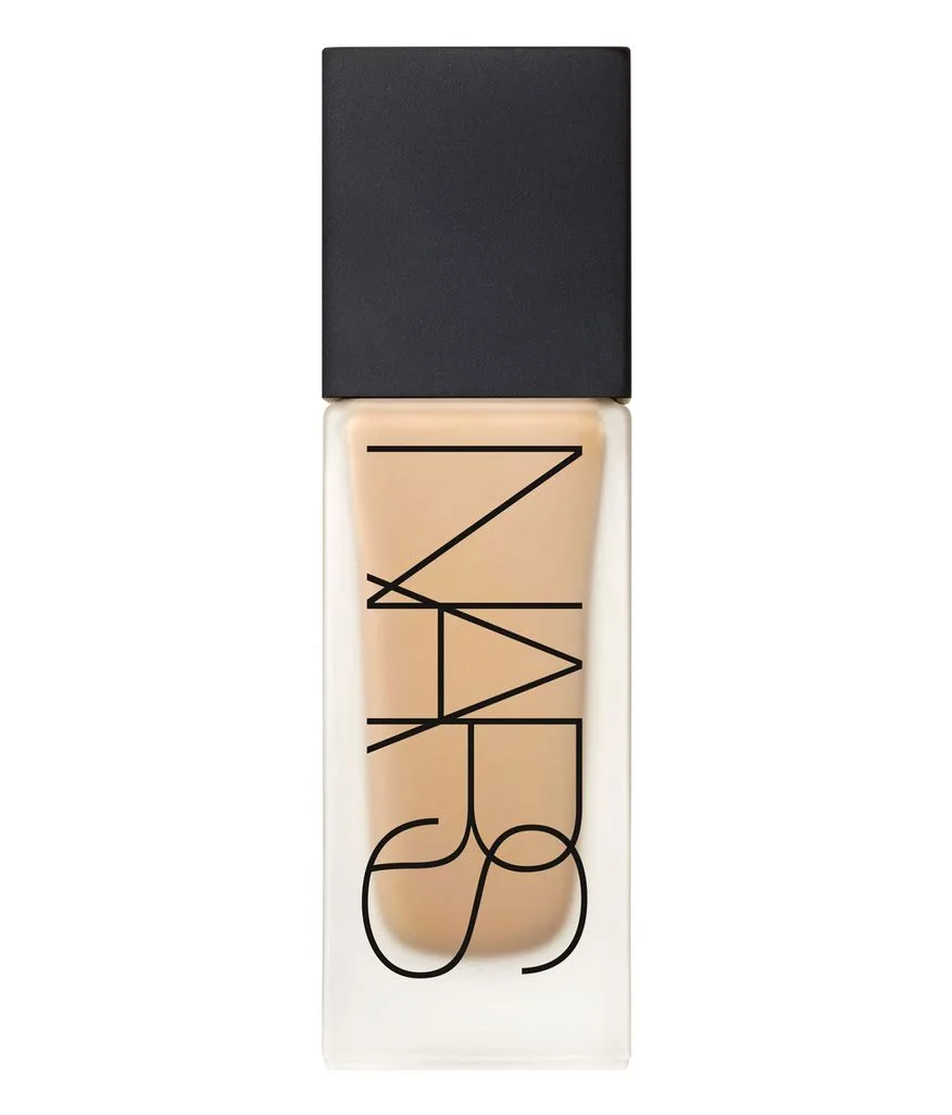 mỹ phẩm NARS All Day Lumninous Weightless Foundation. mỹ phẩm NARS All Day Lumninous Weightless Foundation.