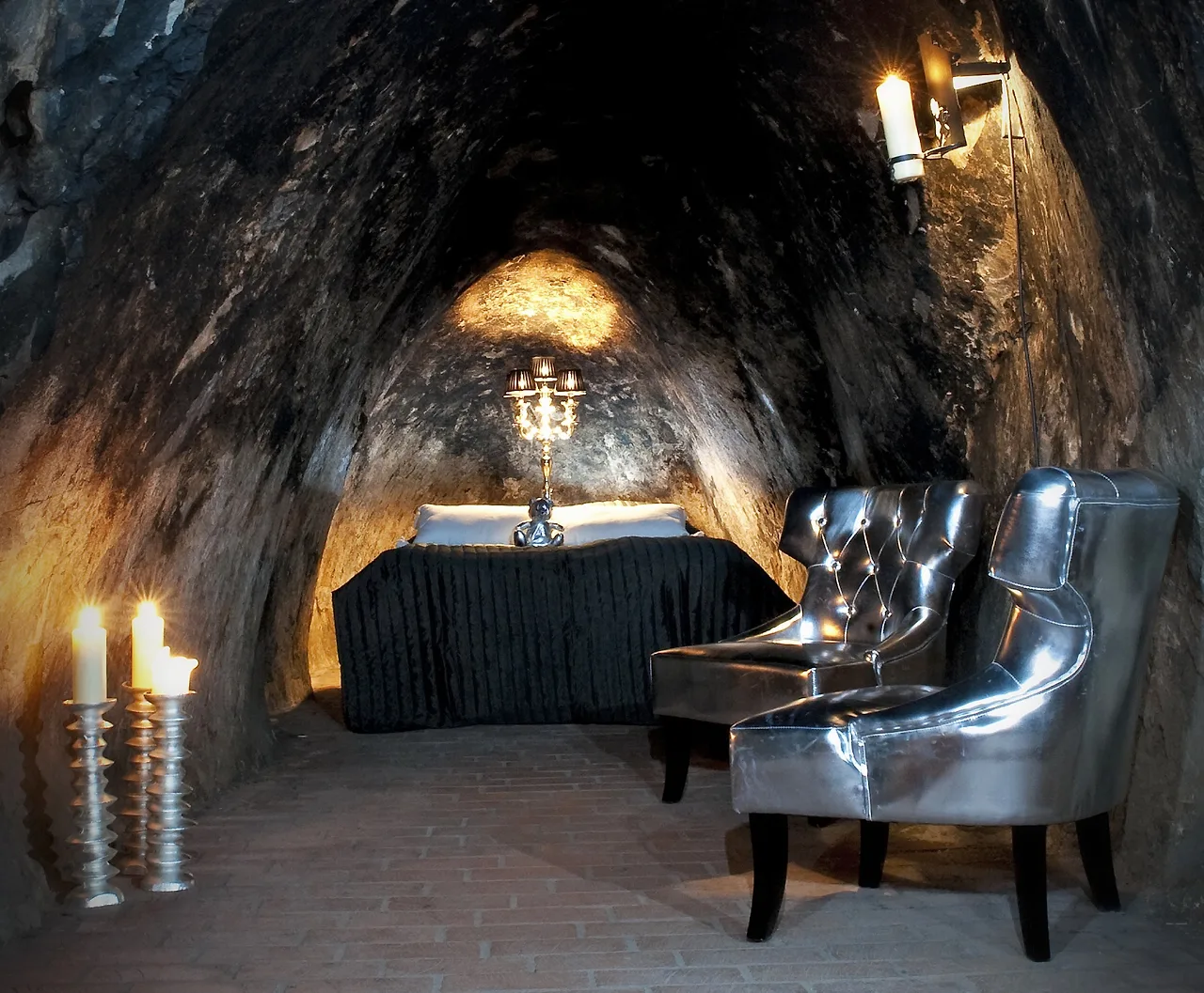 Nội thất ở khách sạn Sala Silvermine đều được làm bằng bạc.