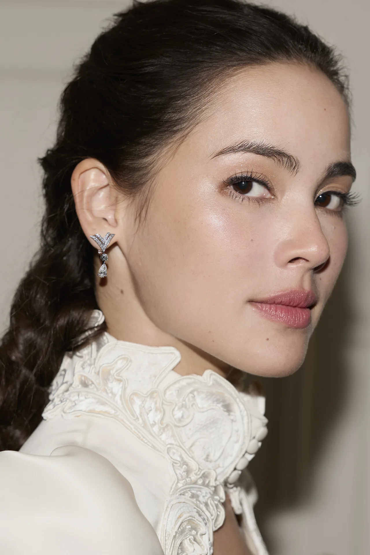 Trang sức Louis Vuitton đồng hành cùng cô dâu Yaya Urassaya trong ngày trọng đại