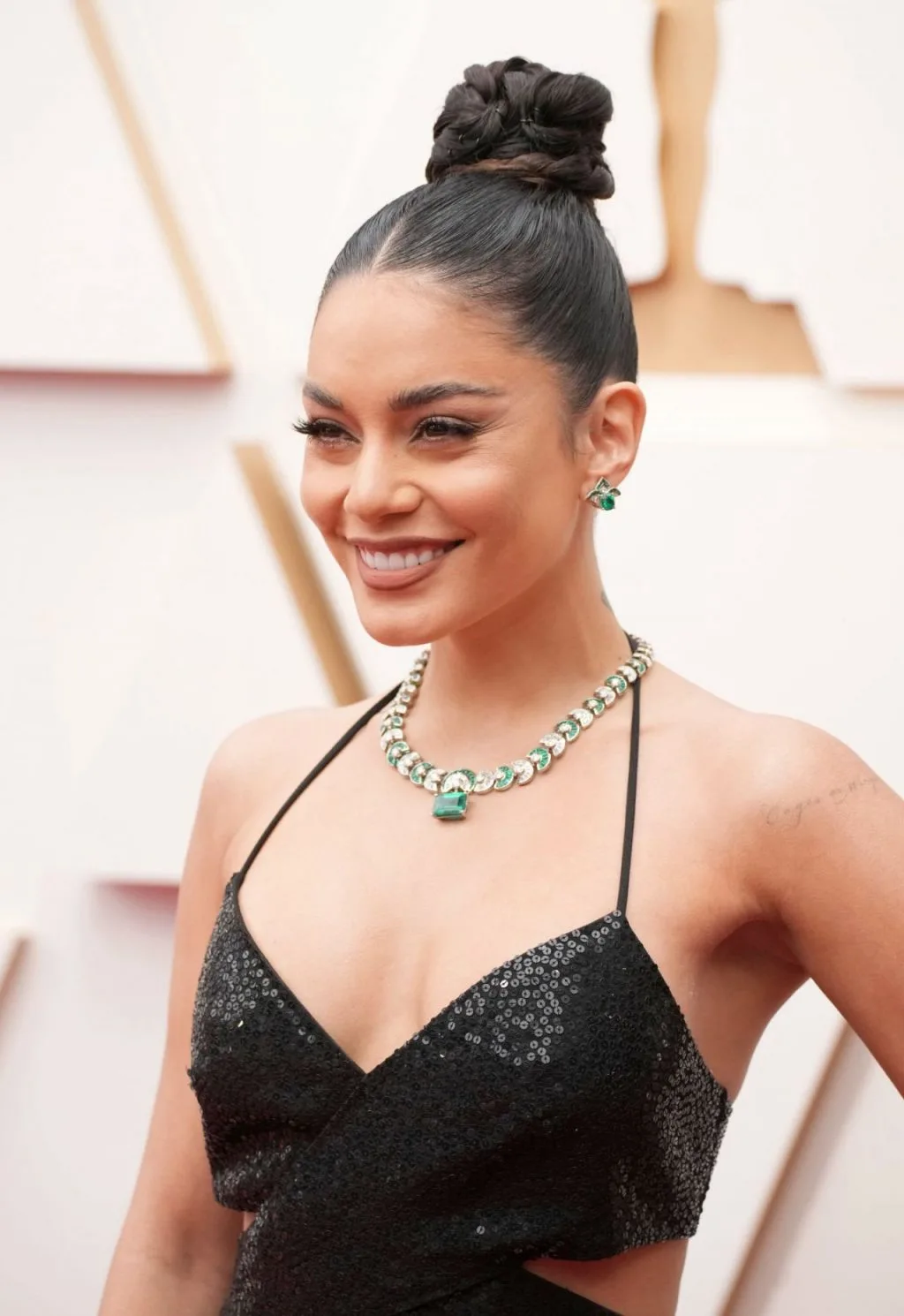 Nhan sắc quyến rũ của Vanessa Hudgens Nhan sắc quyến rũ của Vanessa Hudgens