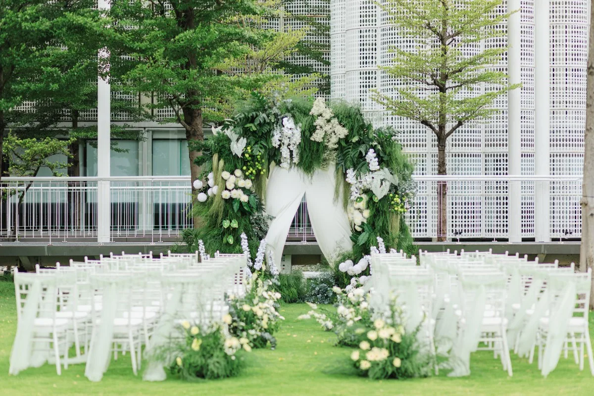 Lễ đường ngoài trời chủ đề cây xanh thiên nhiên tại White Palace