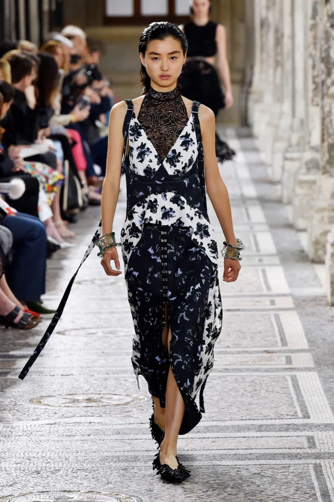 Proenza Schouler ấn tượng tại Paris Haute Couture