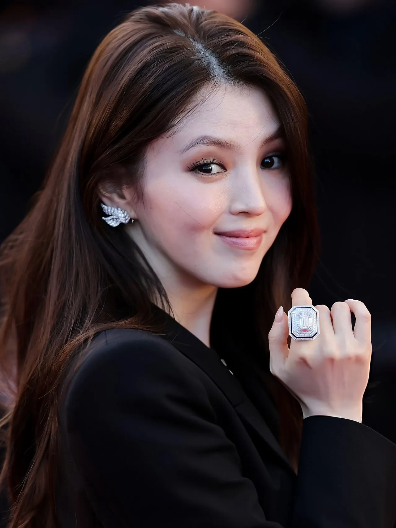 elle-sao-chau-a-tai-cannes-2026-han-so-hee-2