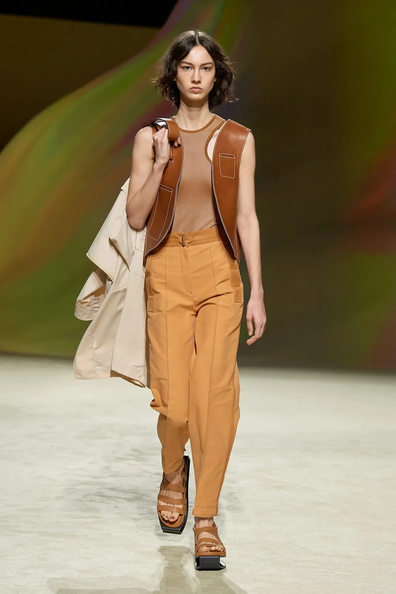 Hermès Xuân Hè 2023 look 3