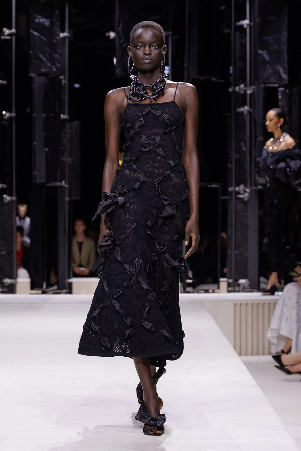 BST Givenchy Thu-Đông 2026