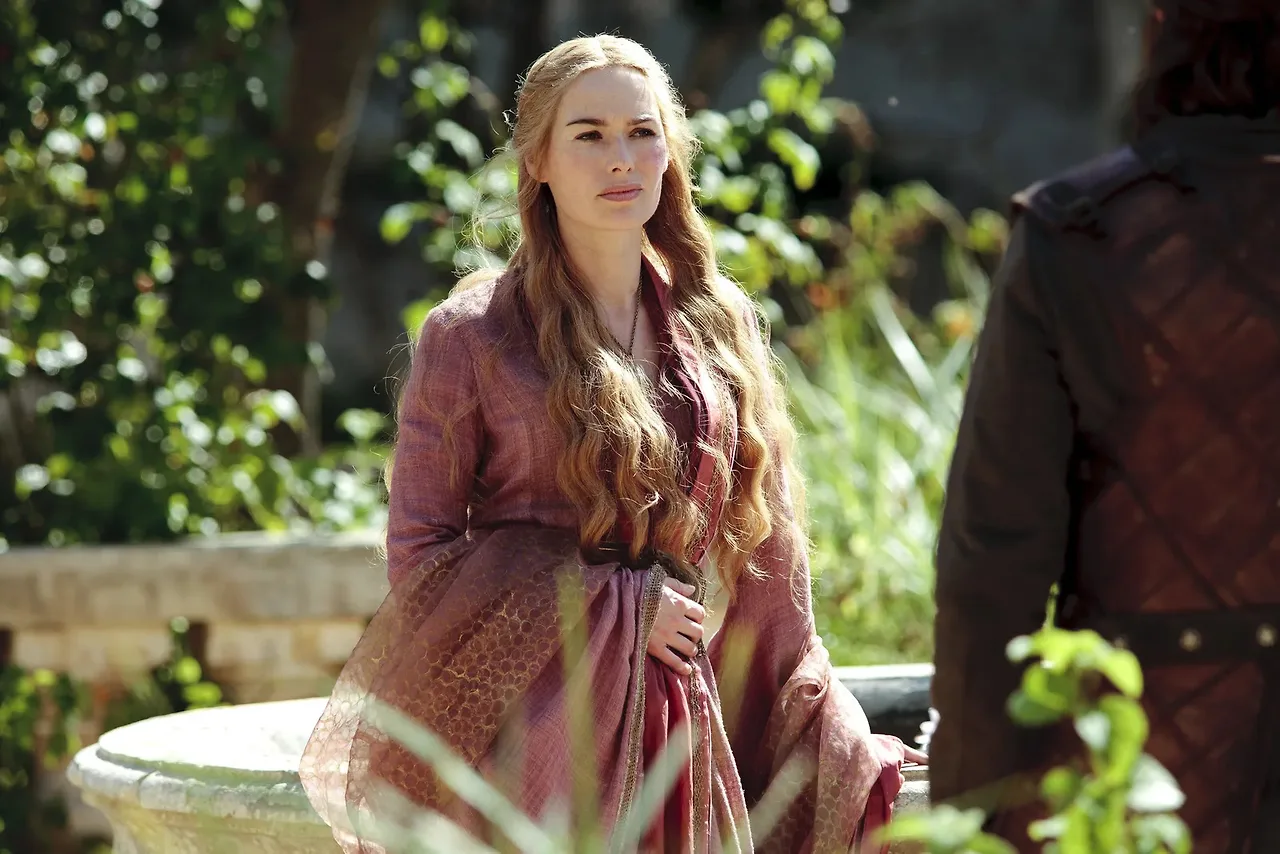 Sự phát triển trong thời trang của nữ phản diện Cersei Lannister Game of Thrones