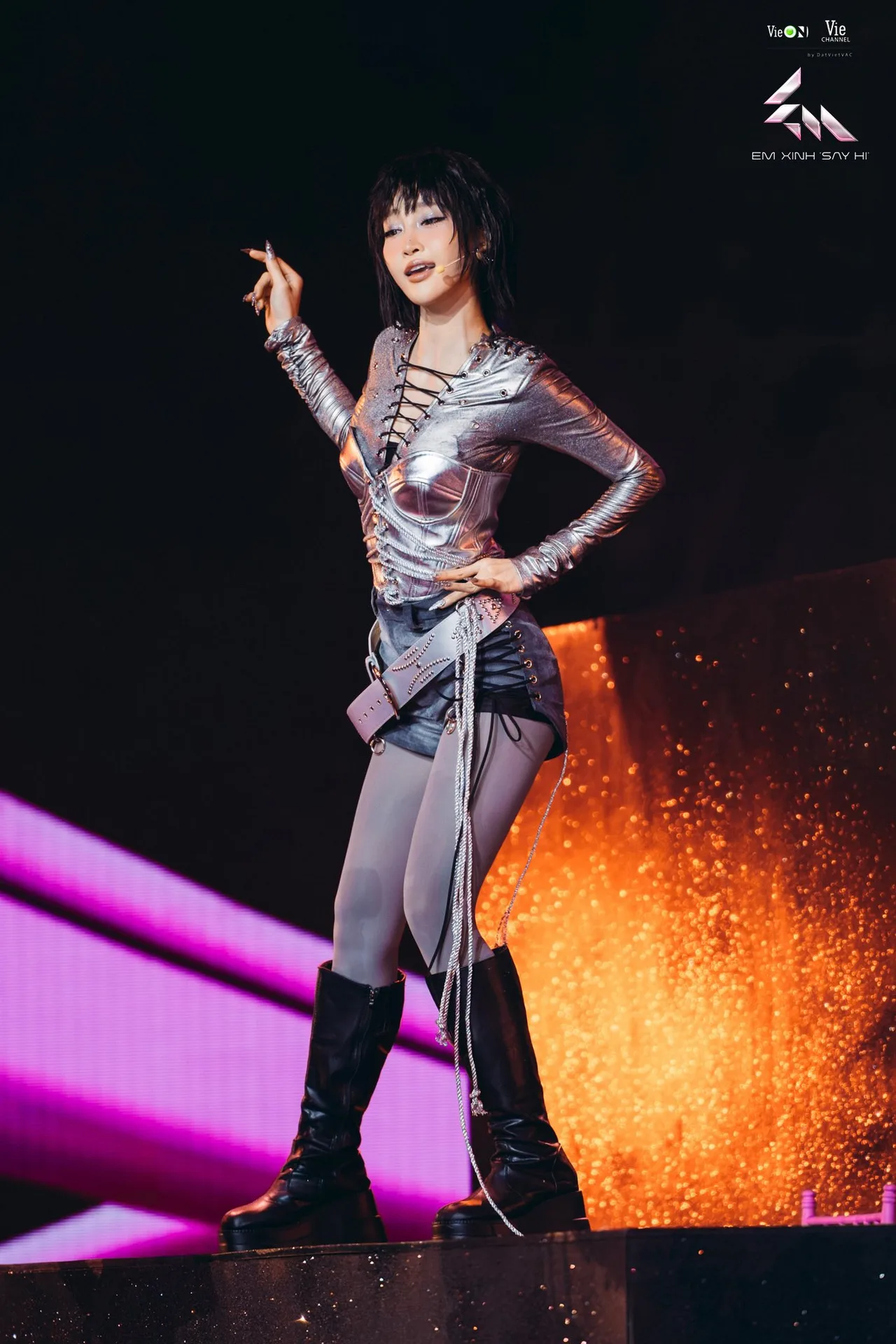 Dấu ấn thời trang của Juky San trong "Em Xinh Say Hi"