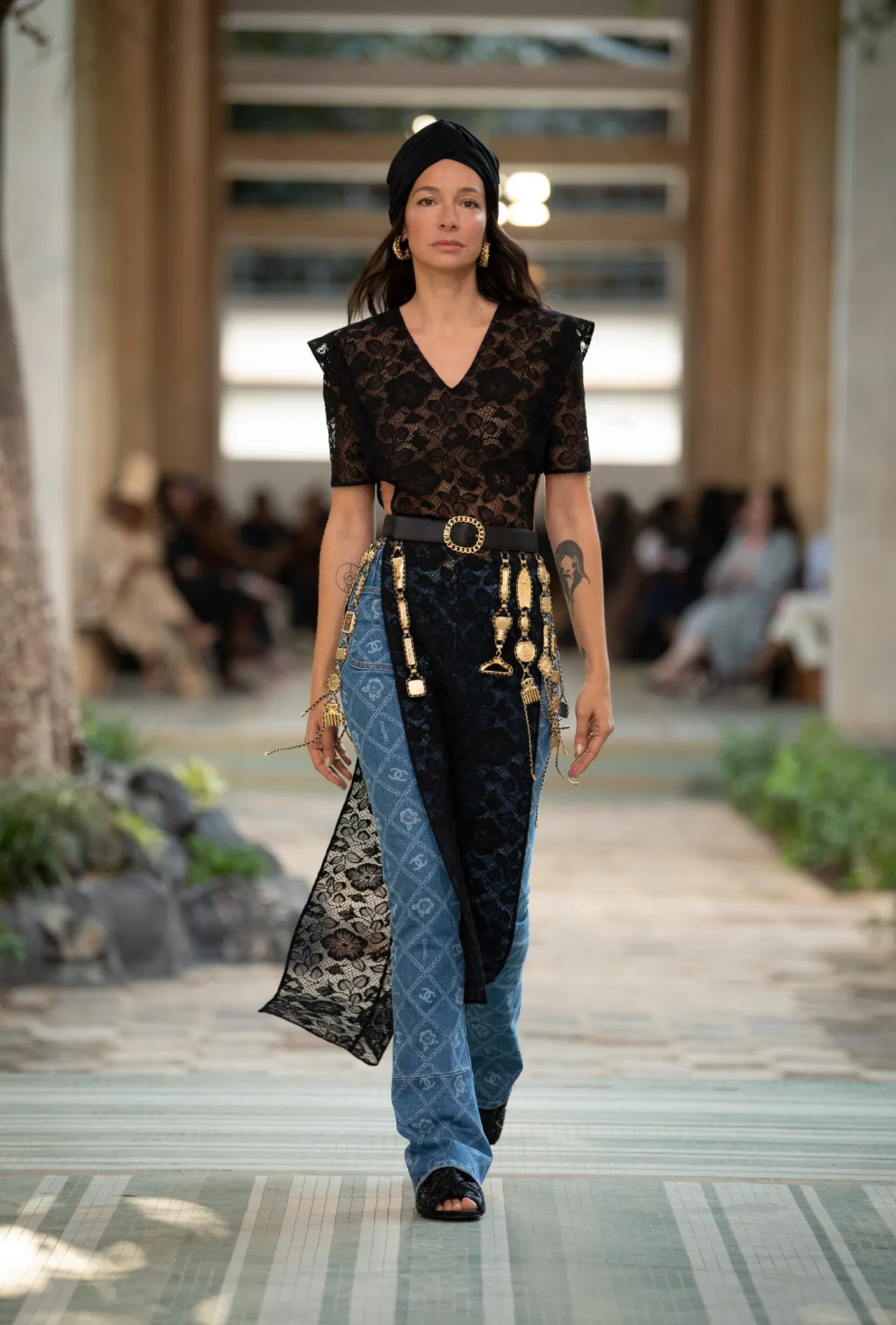 CHANEL Métiers d’art DAKAR 2023 look 39