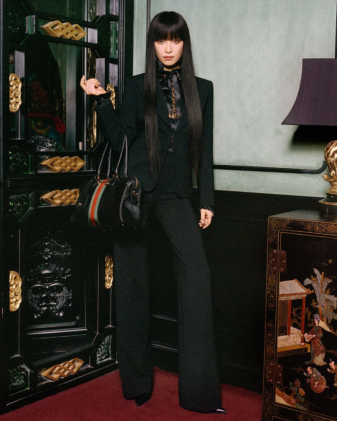 Người mẫu trong chiến dịch "The Gathering" của Gucci