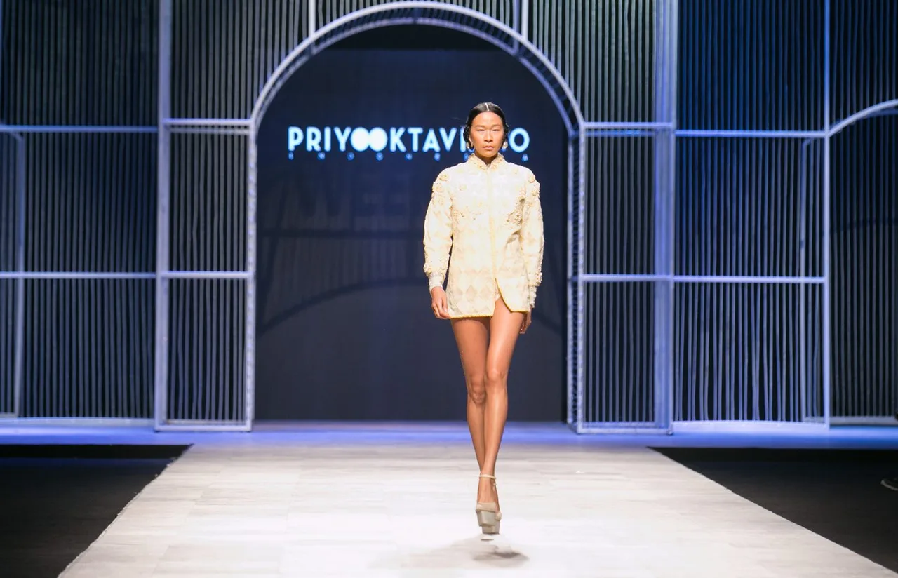 BST Thu-Đông 2016 của NTK Priyo Oktaviano