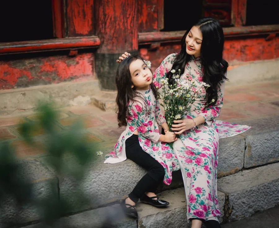 Dàn sao Việt hưởng ứng xu hướng áo dài theo từng dịp Tết truyền thống ra sao? Dàn sao Việt hưởng ứng xu hướng áo dài theo từng dịp Tết truyền thống ra sao?