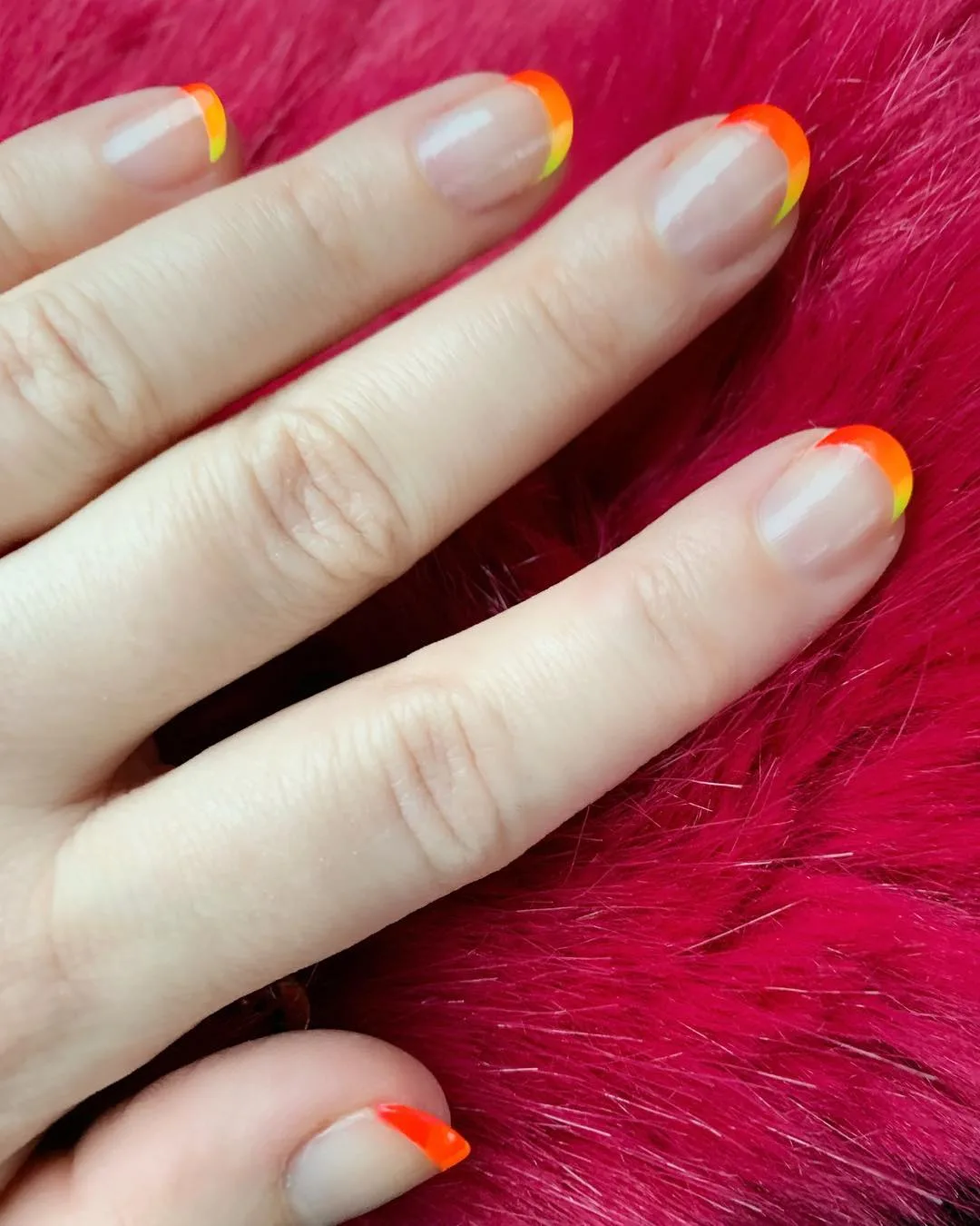 xu hướng nail đẹp 2023 French Tips Ombré