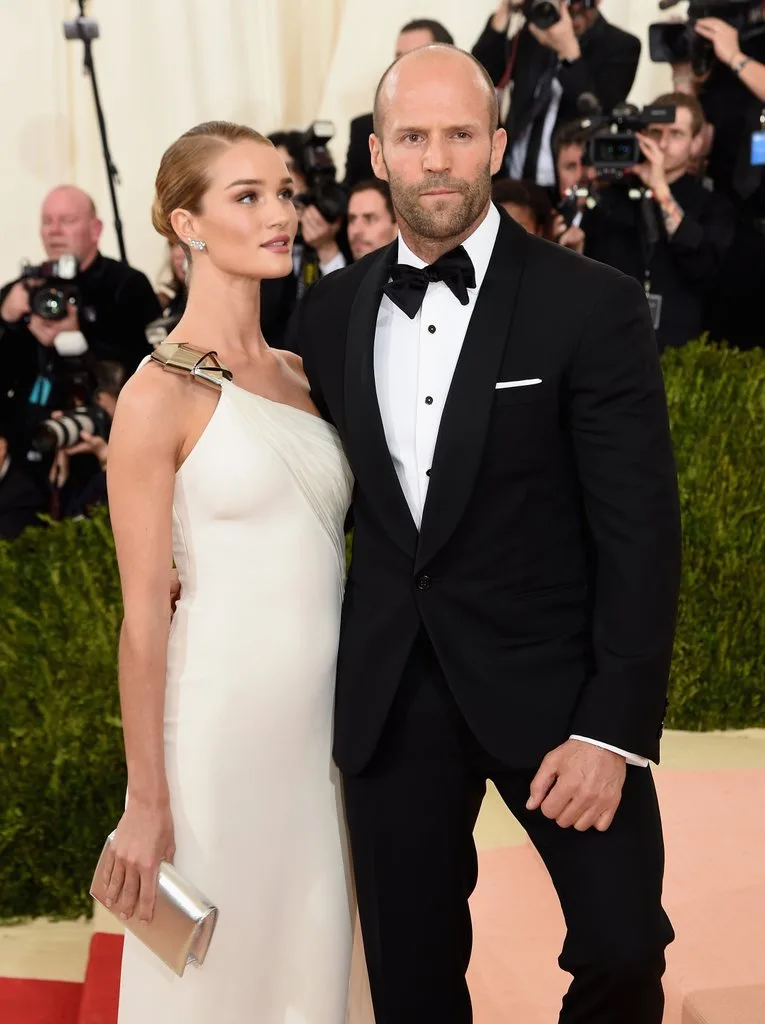 Cặp đôi Hollywood Rosie Huntington phong cách thời trang cặp đôi Hollywood Rosie Huntington