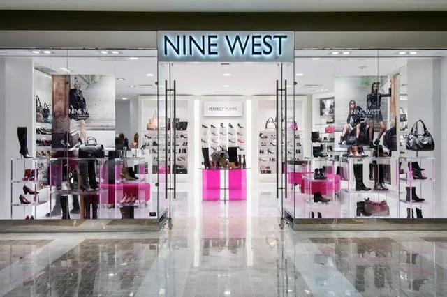 Nhãn hiệu Nine West tại Việt Nam đã chính thức được trao quyền thương mại cho công ty TNHH TM Hiệp Việt 3