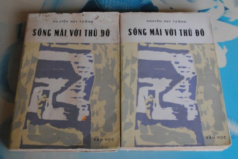 Sống mãi với Thủ đô - Nguyễn Huy Tưởng